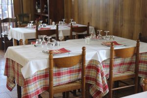 trattoria parma - tavoli sala